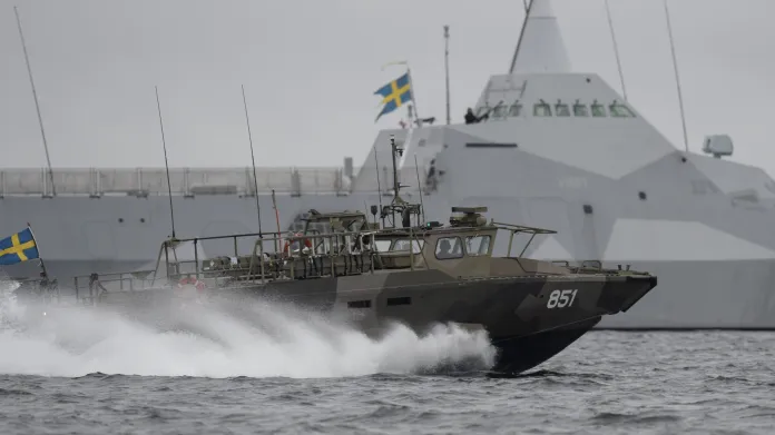 Švédská armáda prohledává Stockholmské souostroví