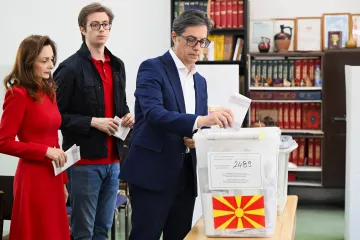 Ve volbách v Severní Makedonii vede konzervativní opozice. Prezident Pendarovski uznal porážku