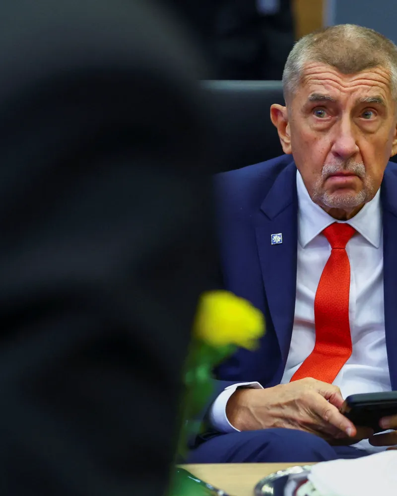 Vláda projedná podmínky pro humanitární dávky i novelu o elektronizaci školství