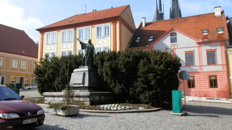 Pomník Mistra Jana Husa v Lounech