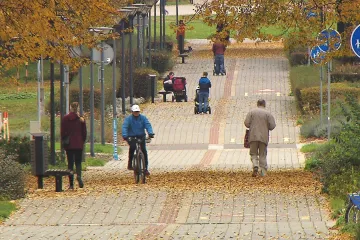 Lidé zůstávají doma méně než na jaře. Přes omezení se v některé dny pohybují i nadprůměrně