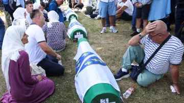 Bosna a Hercegovina si připomíná třicet let od masakru ve Srebrenici