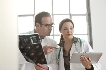 Ministerstvo chce zrušit odchodovou hranici 70 let i u posudkových lékařů