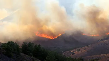 Požár na řeckém ostrově Chios v Egejském moři