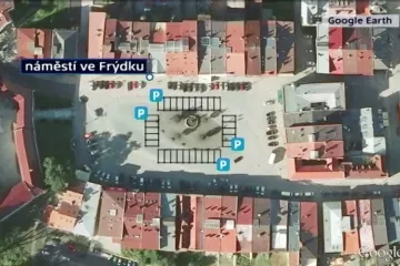 Vedení Frýdku-Místku ruší zákaz parkování na Zámeckém náměstí