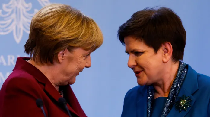 Merkelová a Szydlová během schůzky ve Varšavě