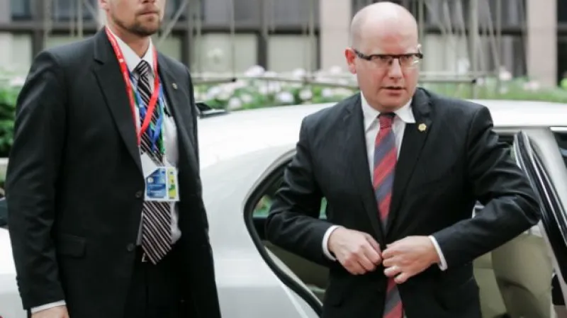 Premiér Bohuslav Sobotka při příjezdu na summit