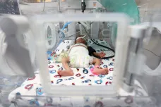 Lékaři z Gazy vyhlížejí pomoc. Nedostatek elektřiny ohrožuje životy novorozenců