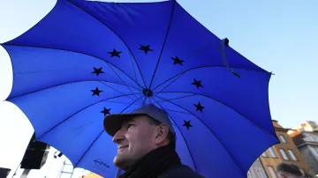 Poláci po celé zemi přišli demonstrovat na podporu členství v EU