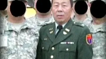 Číňan lákal krajany do falešné armády