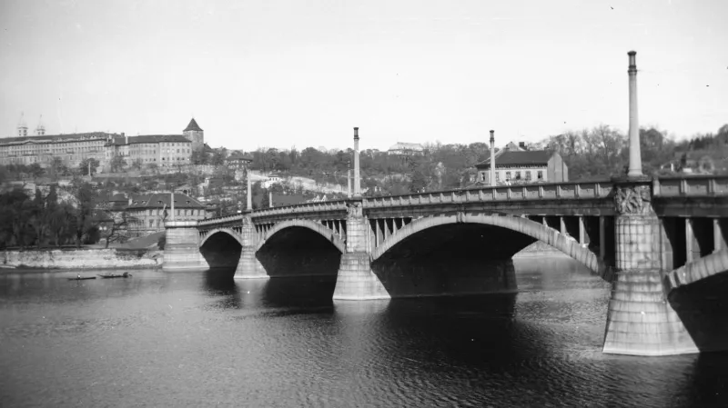 Mánesův most v roce 1948