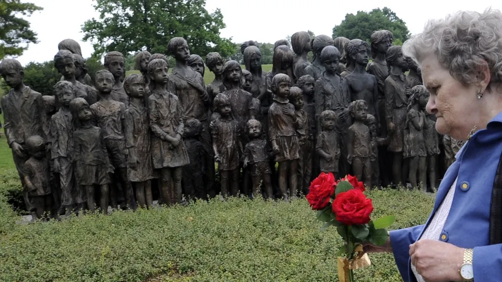 Pieta k 70. výročí vypálení Lidic