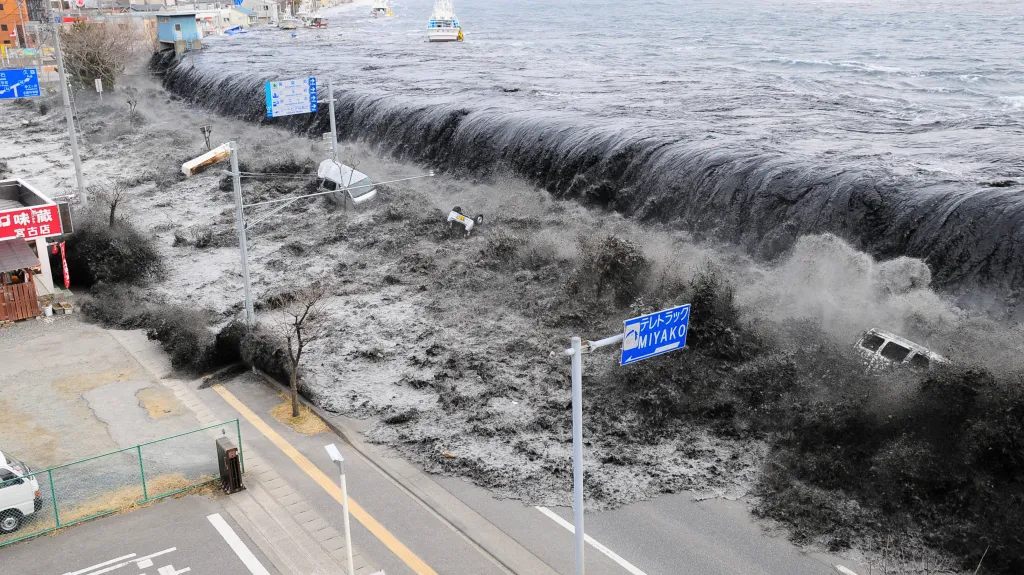 Před 10 lety Japonsko zasáhlo ničivé zemětřesení a následné vlny tsunami