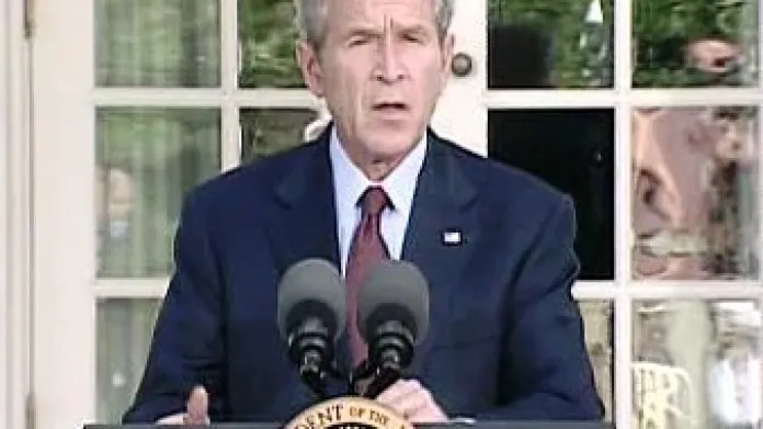 Bush: \"Rusko vpadlo do sousedního suverénního státu a ohrožuje demokratickou vládu. To je v 21. století nepřípus