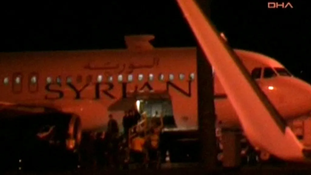 Syrské letadlo zadržené na letišti v Ankaře