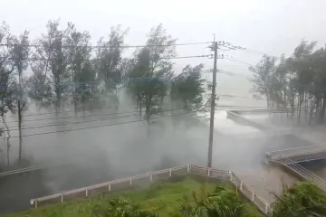 Tisíce Japonců prchly před tajfunem Haishen