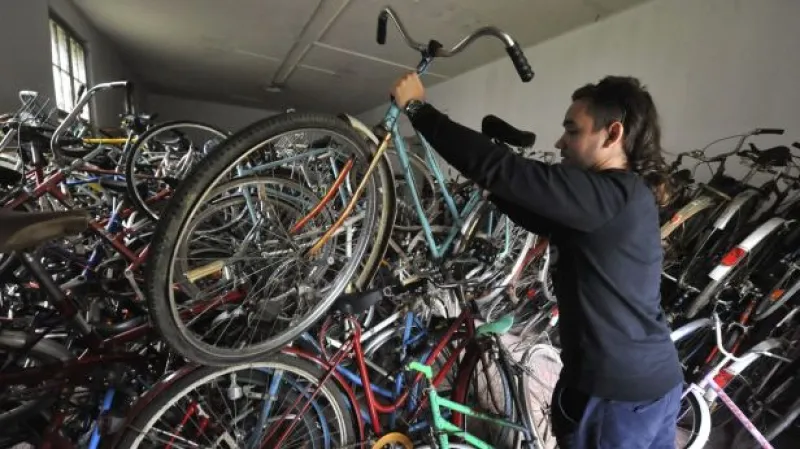 Studio 6: Do Afriky míří další náklad kol