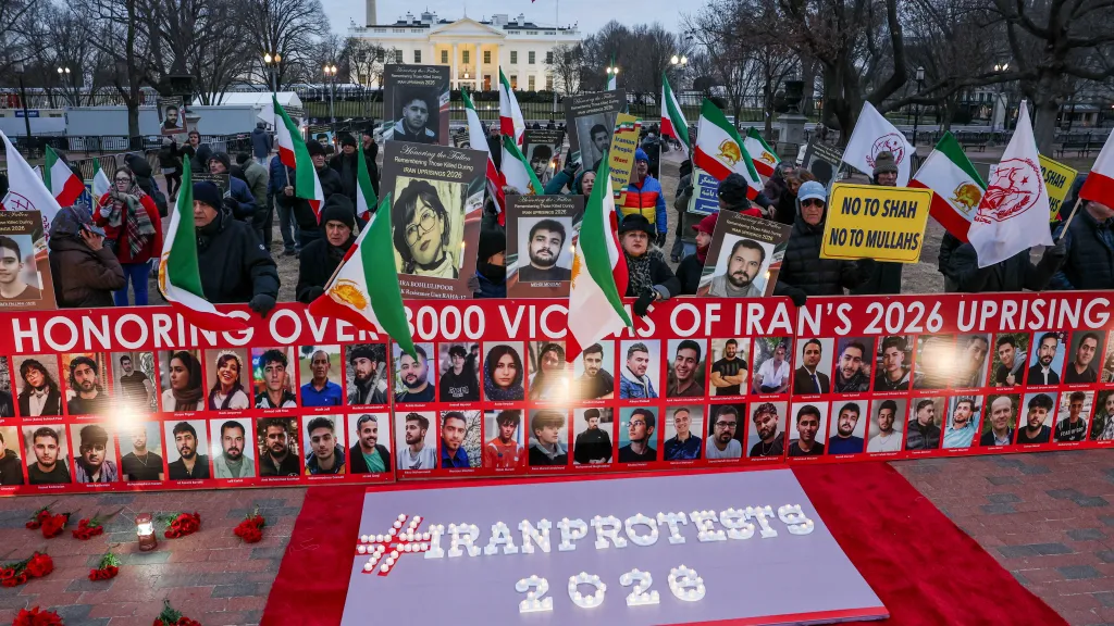 Shromáždění na podporu íránských demonstrantů před Bílým domem