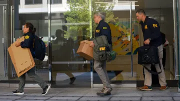 Agenti FBI prohledávají kanceláře bývalého poradce pro národní bezpečnost Johna Boltona