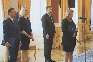 V bankovní radě ČNB nově usednou Zamrazilová, Kubelková a Frait. Jmenoval je prezident