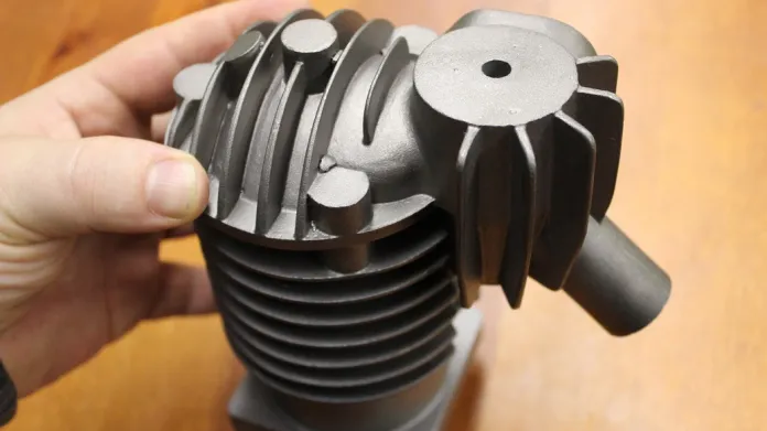 Součást motoru z 3D tiskárny