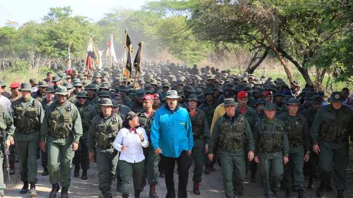 Nicolás Maduro s vojáky