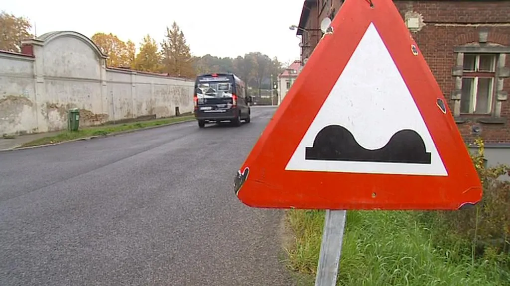 Poškozená silnice