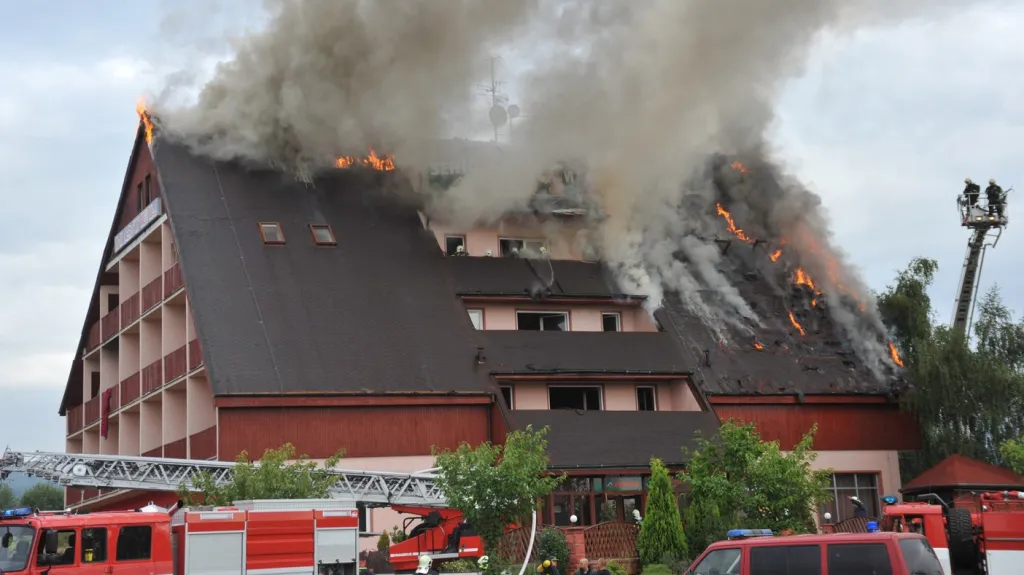 Požár hotelu v Dubí