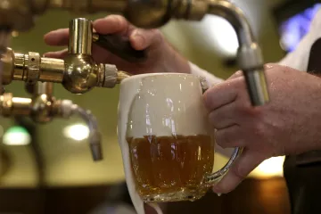 Loni vzniklo nejvíc restaurací a hospod za pět let. Nárůst kulminoval před zavedením EET