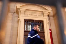 Dva pomocníci teroristů z Paříže mají jít do vězení, třetího soud osvobodil
