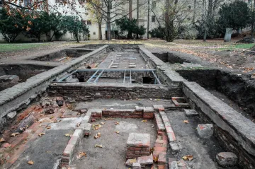 Archeologové odkryli základy Mendelova skleníku v Brně. Křížil v něm rostliny