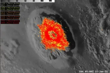 Erupce sopky u Tongy způsobila statisíce blesků. Byla to nejhlučnější událost v moderních dějinách