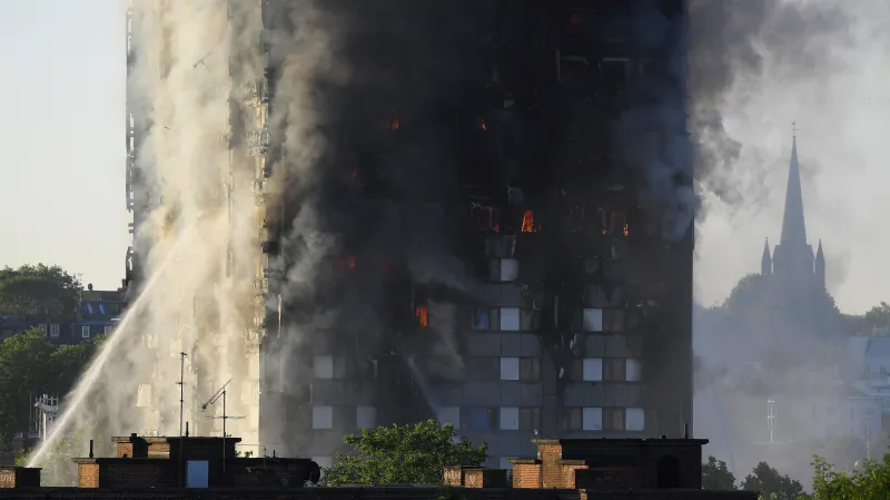 Profesor František Wald: Oheň se šířil nezvykle rychle. Možná kvůli dvoustěnné fasádě