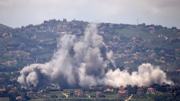 Kouř po explozi v jižním Libanonu (28. dubna 2026)