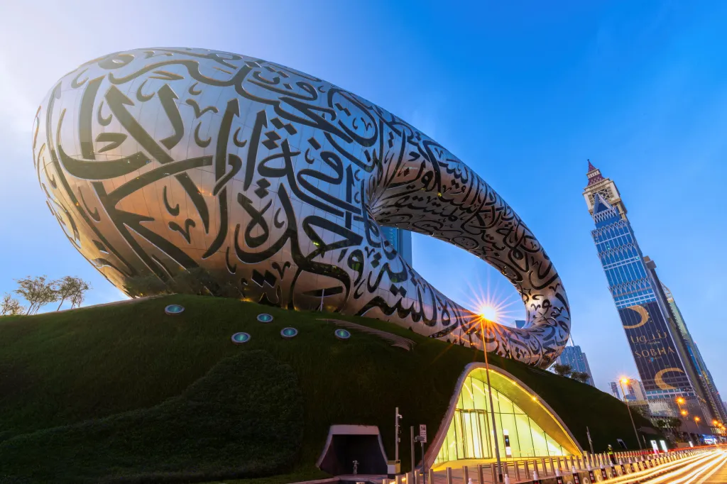 V Dubaji otevřeli velkolepé Muzeum budoucnosti