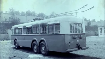Historická fotografie trolejbusu
