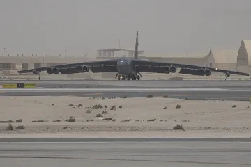 Při havárii amerického bombardéru B-52 zahynulo všech osm členů posádky