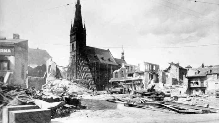 Ústí nad Labem po náletu v dubnu 1945
