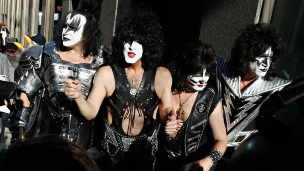 Kiss