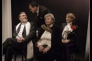 Recenze: Když Viole teče do bot, ucpe je umně Čechovem