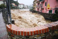 Francii a Itálii potrápilo bouřlivé počasí. Trajekty mezi Sardinií a Korsikou stojí