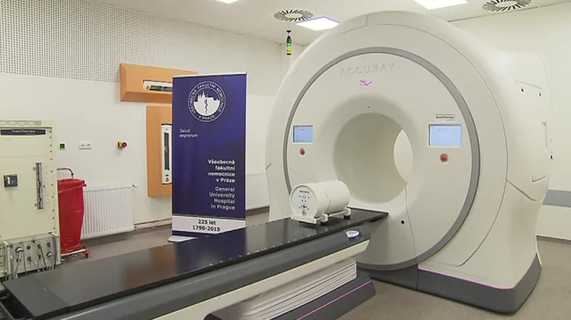 Nový přístroj VFN v Praze k léčbě rakoviny