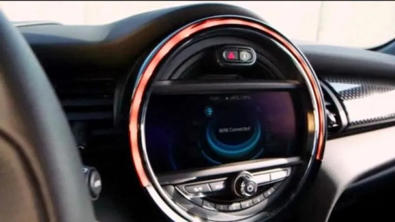 Autosalon v Ženevě roztáčí kola