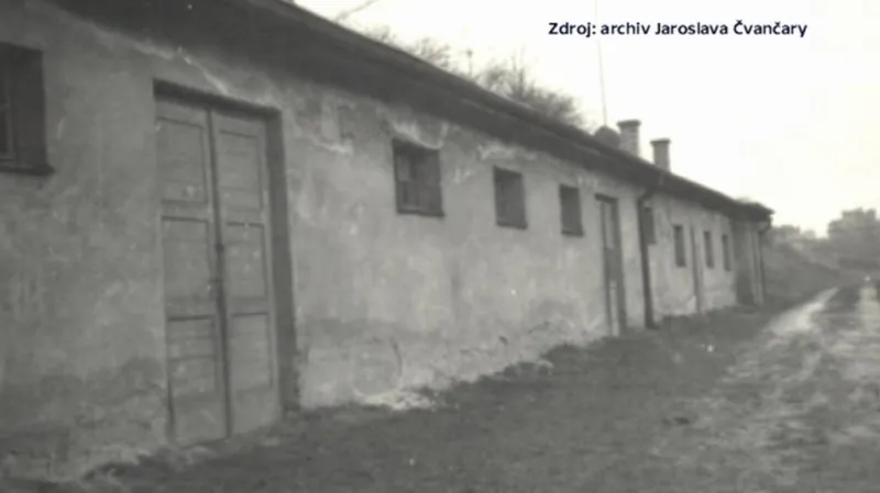 Z této budovy byli odbojáři odváděni na popravu