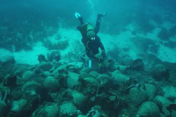 Akropole mořského dna. Řecké úřady otevřou veřejnosti tisíciletý vrak lodi