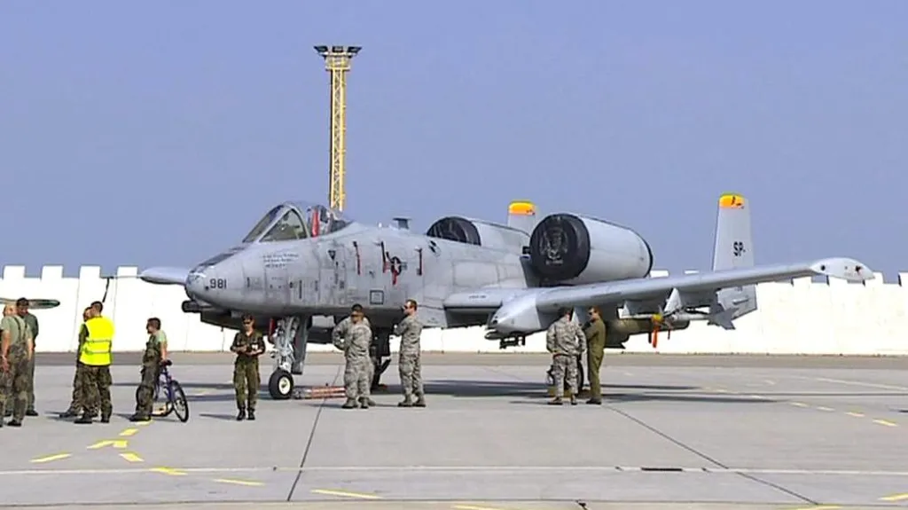 Americký letoun A10 v Náměšti