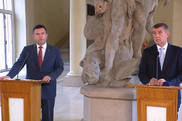 Hamáček převzal zahraničí. Babiš tvrdí, že navrhl Pocheho, Zeman říká, že dostal návrh na oba
