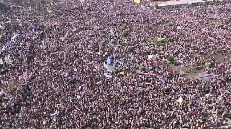 Příznivci a odpůrci prezidenta se do sebe pustili