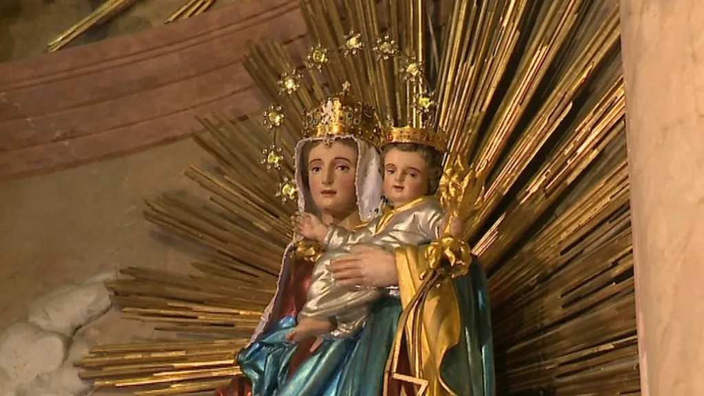 Socha Panny Marie s blesky na Svatém Hostýně
