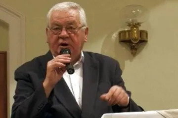 Stále šarmantní komentátor Karol Polák